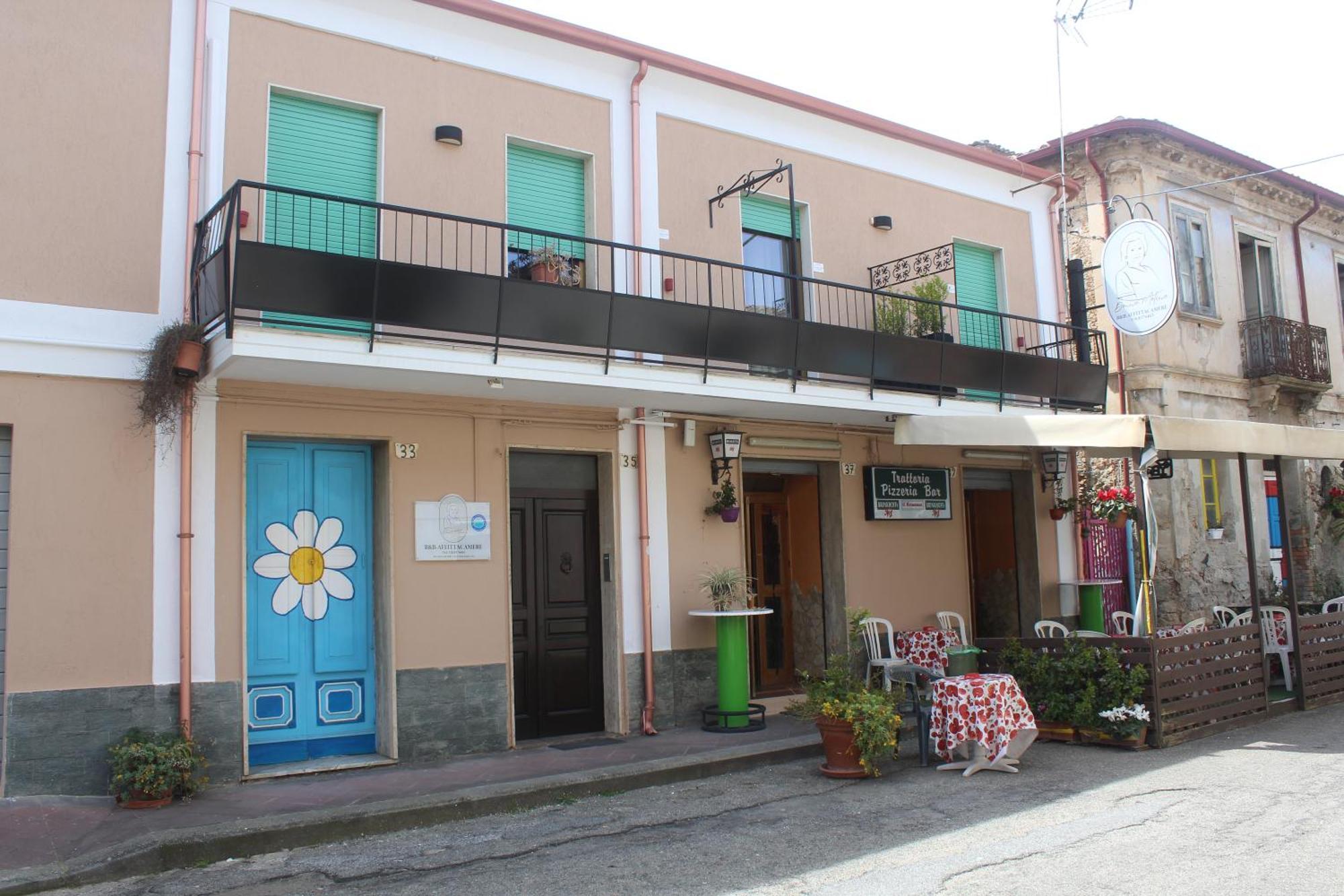 Donna Melina Bed & Breakfast Mileto Exterior photo